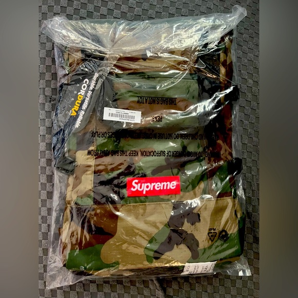 Supreme Tote backpack - Picture 3 of 4
